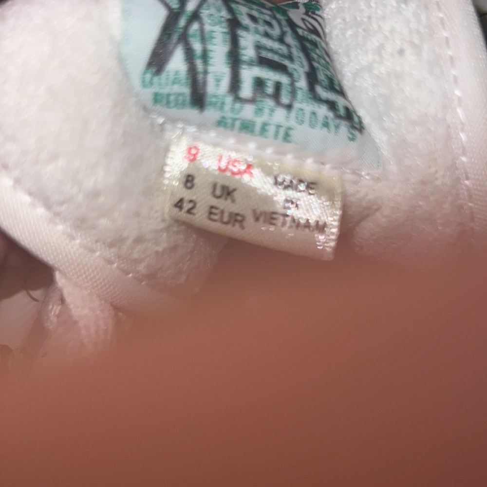 Tom and Jerry Reebok - Picture 5 of 5